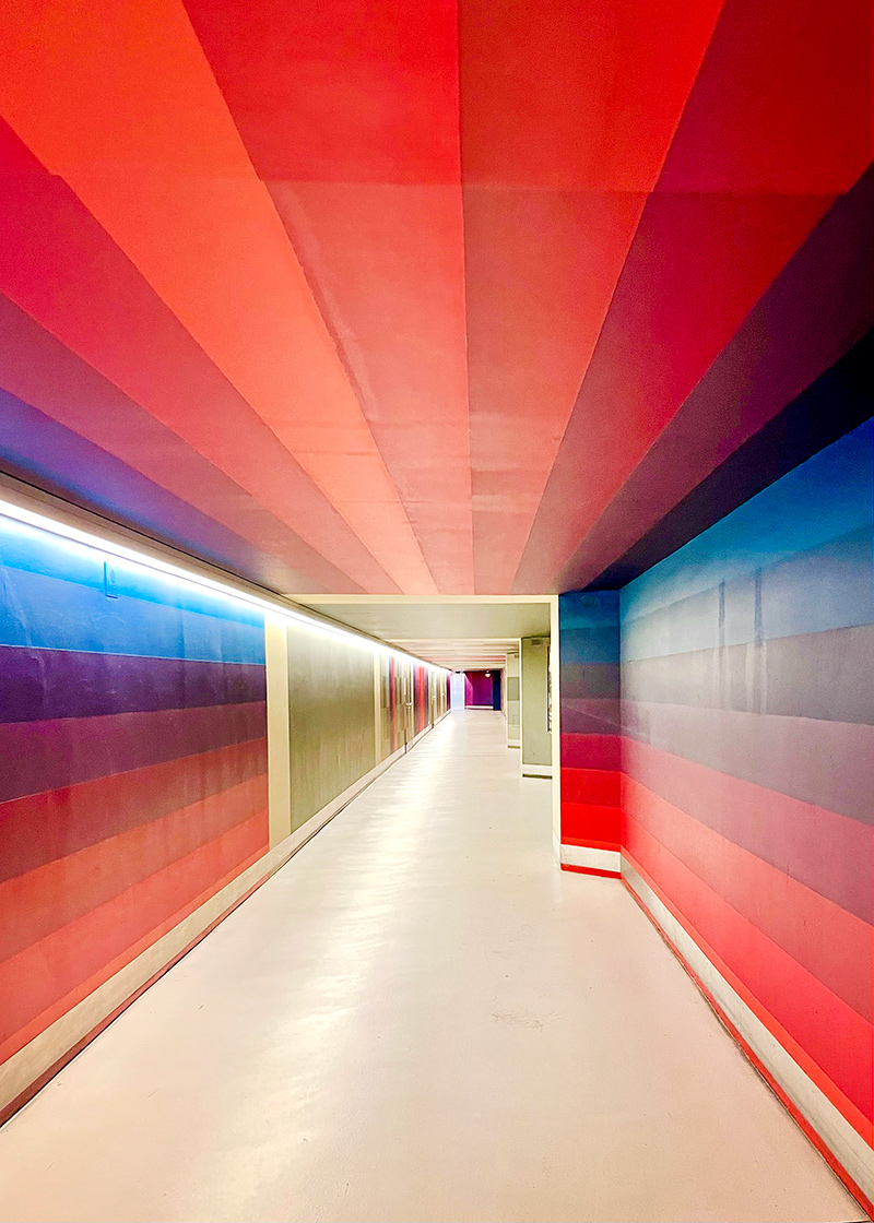 Panton-Tunnel, Verner Panton, Basel 1978. © Karin Bürki. Explore on Heartbrut.com