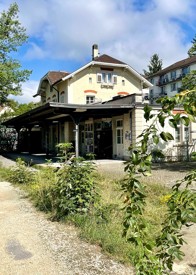Bahnhof Letten, Unterer Letten, Zurich, © Karin Bürki. Explore more on Heartbrut.com