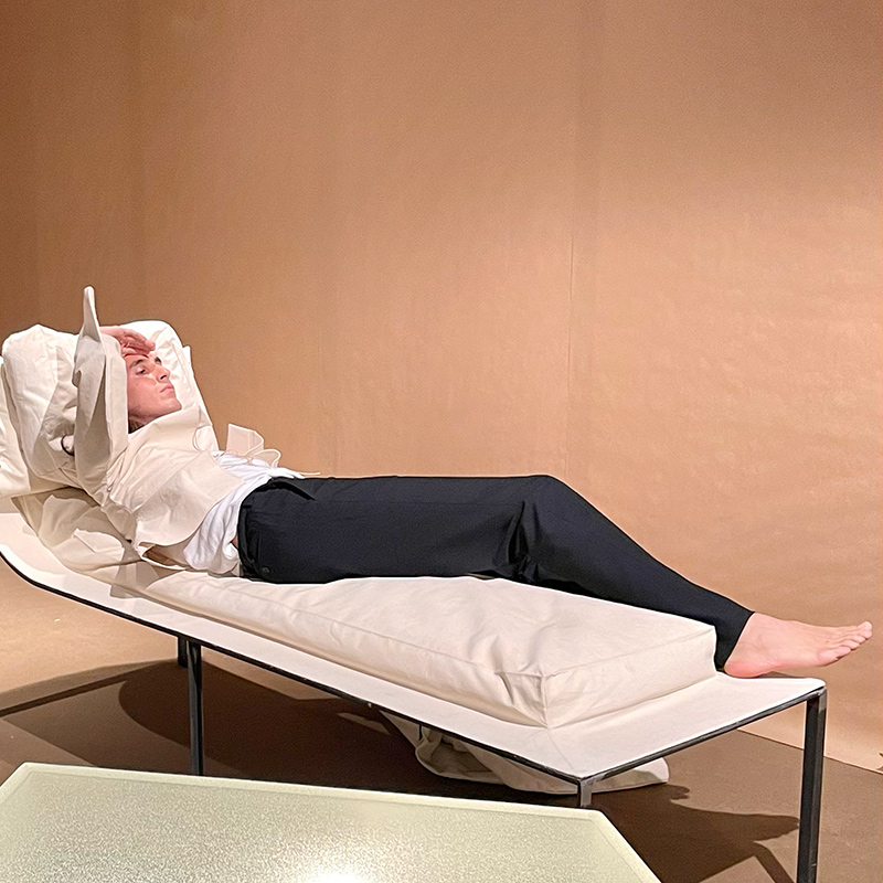 Lukas Gschwandtner, Pillow Portraits, Maniera, Design Miami Basel, 2021, © Karin Bürki. Explore more on Heartbrut.com