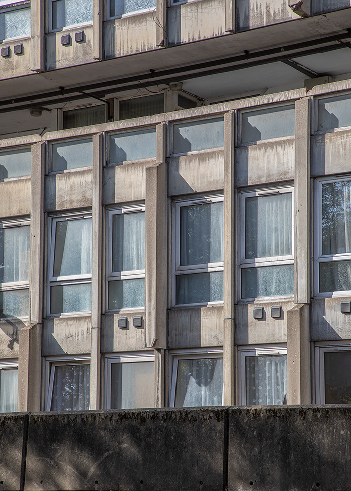 ROBIN HOOD GARDENS, LONDON, DESIGNED BY ALISON & PETER SMITHSON (DETAIL VIEW) I © HEARTBRUT / KARIN HUNTER BÜRKI / 2019