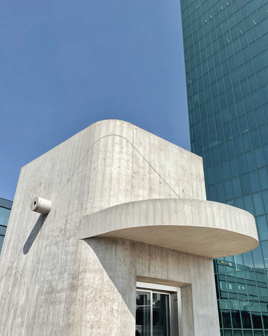 Hardbrücke, Ingenieurbüro Benno Bennardi, M. & E. Boesch (extension), Swiss brutalism icon, © Karin Bürki. Explore more on Heartbrut.com