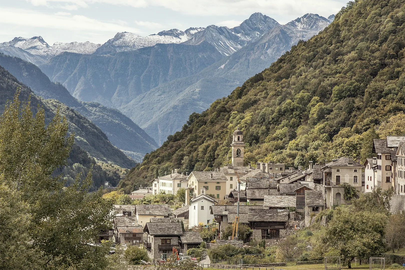 Castasegna village, Grisons, Switzerland, featuring Roccolo, Swiss neo brutalism, Miller & Maranta, © Karin Bürki. Explore more on Heartbrut.com
